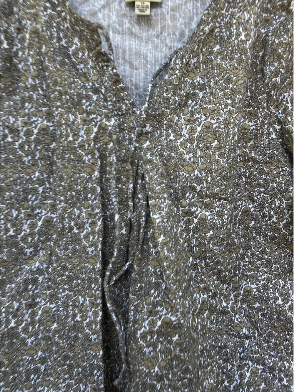 St. John’s Bay Tan and Black Floral Line Long Sleeve Linen Peasant Top - Picture 3 of 4